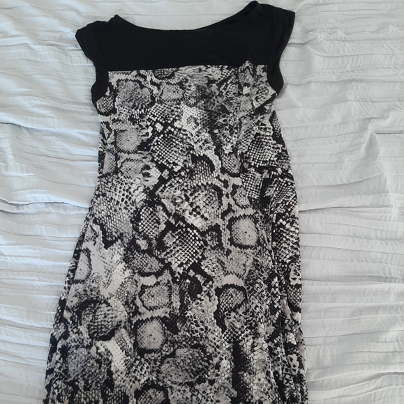 BCBG MaxAzria Mini Dress With Snakeskin Print - Picture 10 of 10